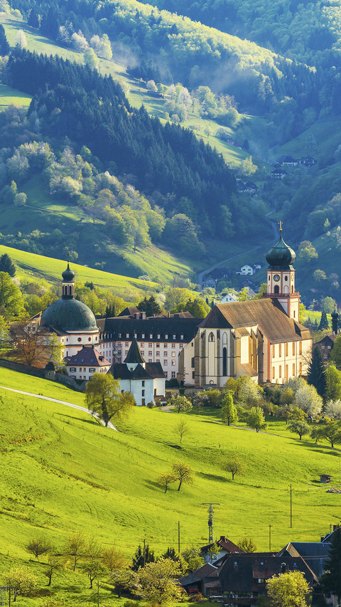 Beautiful Countryside Mountain Landscape screenshot