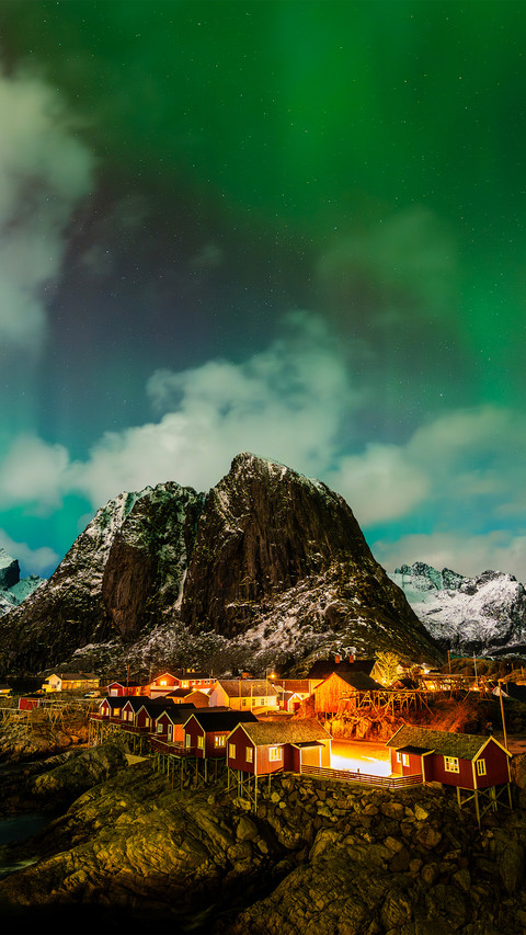 The aurora borealis in lofodonne screenshot