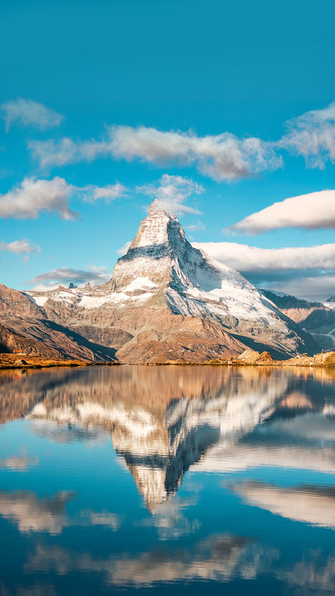 Matterhorn reflected on Stellisee Lake screenshot