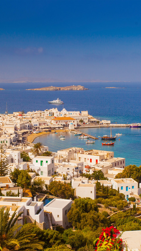Overlooking the port of mykonos screenshot
