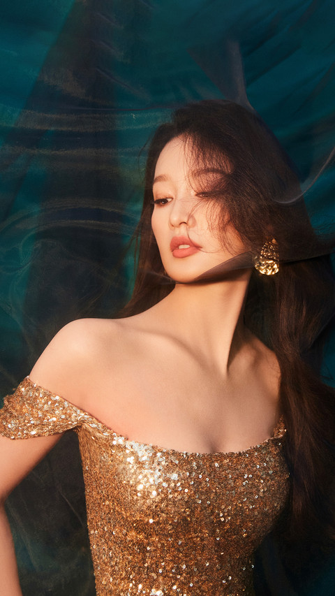 一眼沦陷的李沁壁纸 screenshot