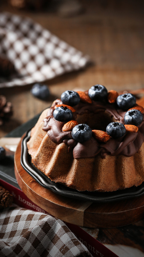 A Plate of Delicious Chocolate Cake screenshot