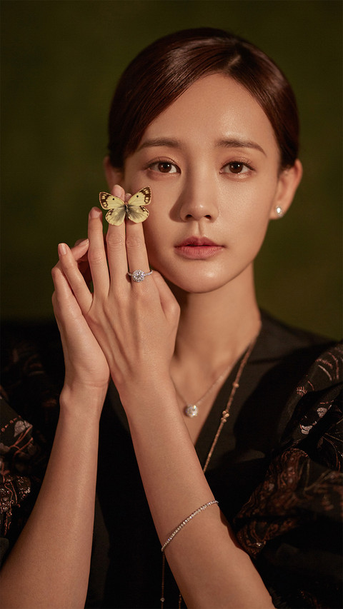 李一桐 油画风穿搭 screenshot