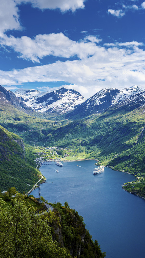 Beautiful Sea Bay in Norway screenshot