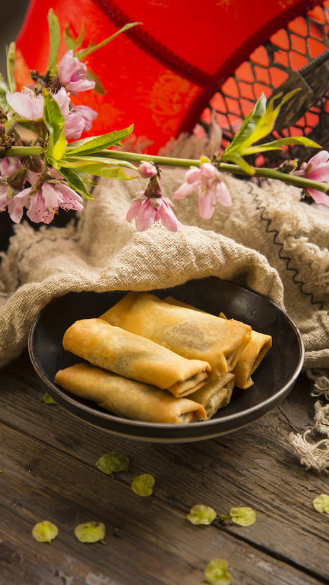 Traditional folk food spring rolls 94 screenshot