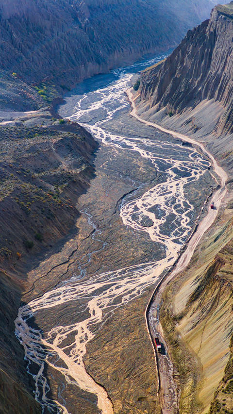 Anjihai Grand Canyon in Xinjiang screenshot
