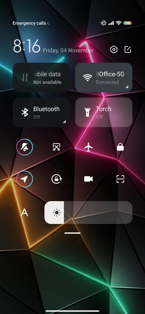 Dark neon triangle screenshot