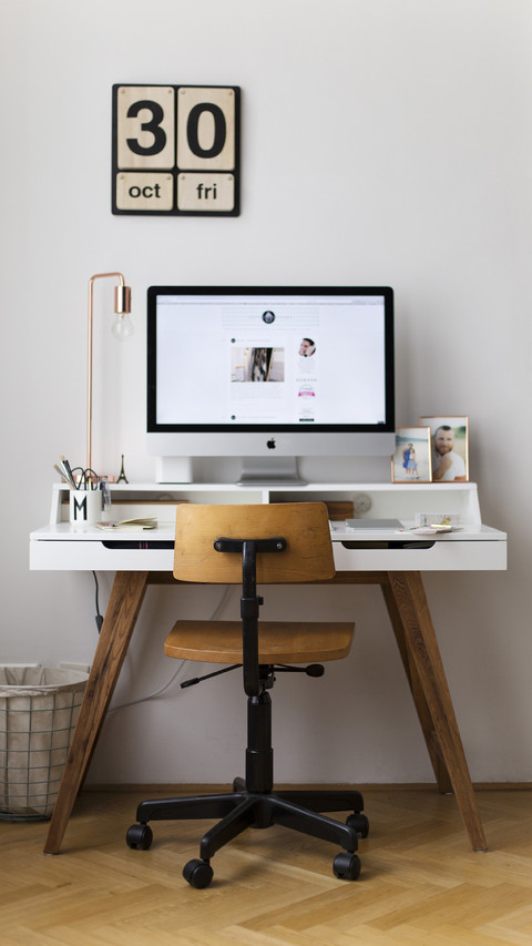 Modern desk 21 screenshot