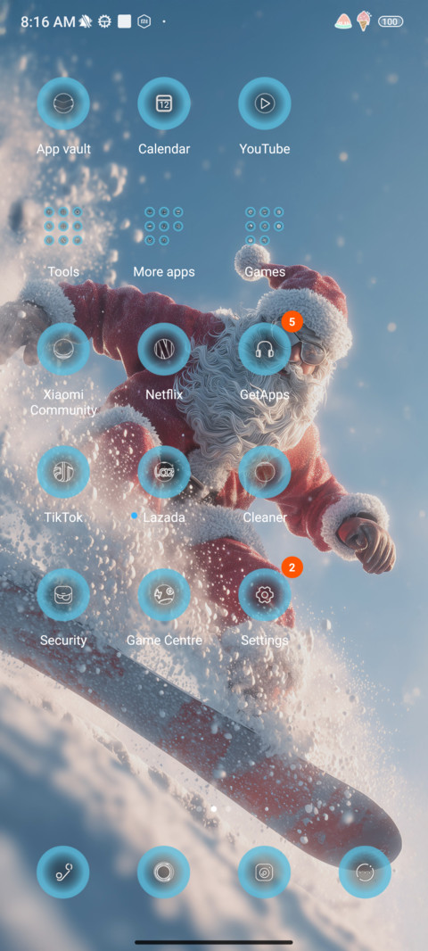 Skiing Santa screenshot