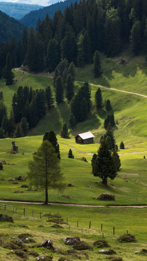 Villnus in the Funes Valley Italy screenshot