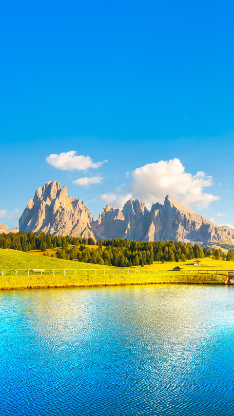 Lake and Mountains at Sunset screenshot