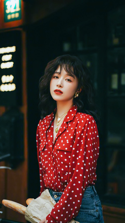 阚清子复古港风大片 screenshot