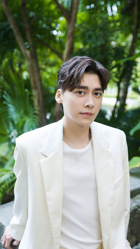 李易峰：应邀的自我 screenshot