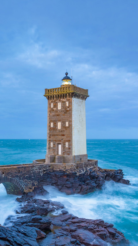 Beautiful Kermorvan lighthouse, most western part of France screenshot