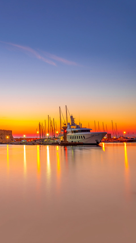 Port of Rhodes island in Greece at sunrise screenshot
