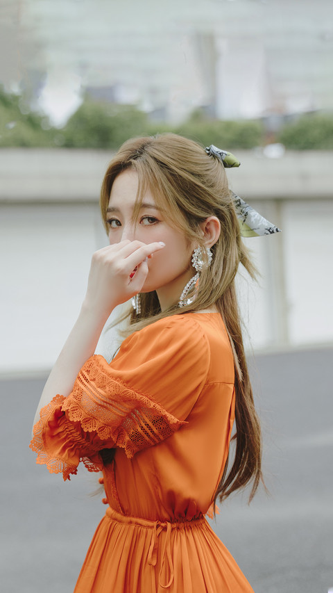 孟美岐的法式穿搭 screenshot