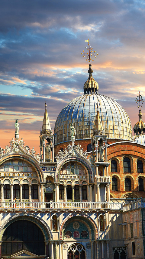 Dome of st marks church screenshot