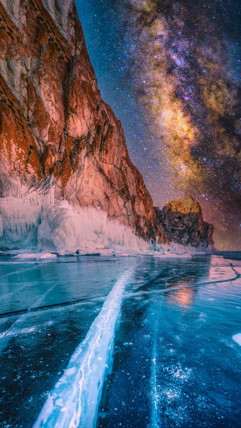 Lakeside night view screenshot