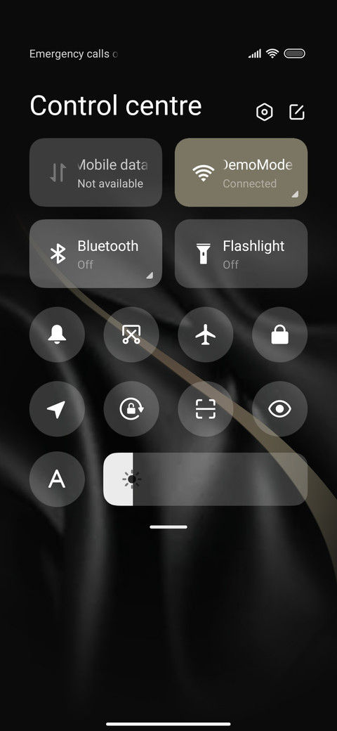 Black gold dial screenshot