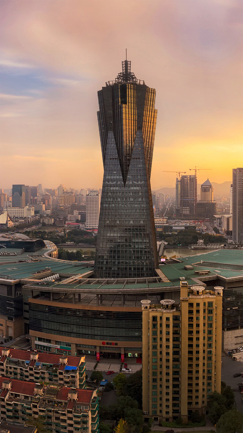 Skyscrapers in The City in The Evening screenshot