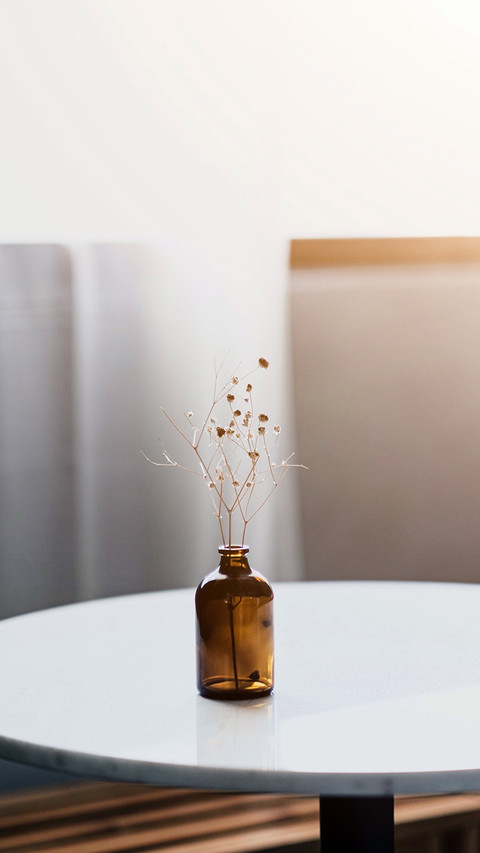 Dry flowers in glass bottle screenshot