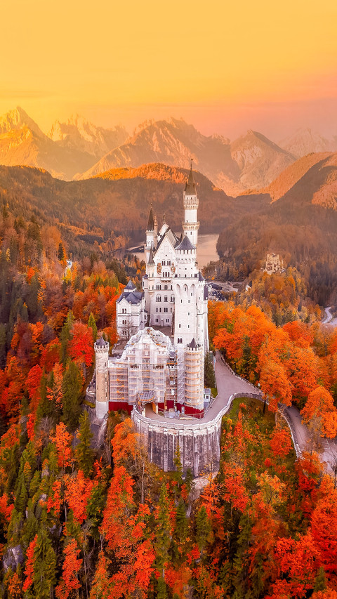 Under the golden twilight of the Bavarian mountains screenshot