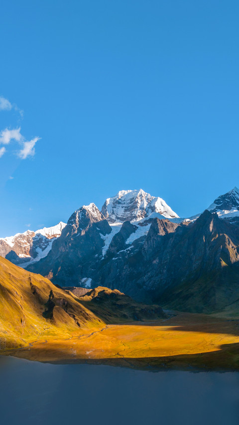 Laguna Siula inside the Huayhuash screenshot