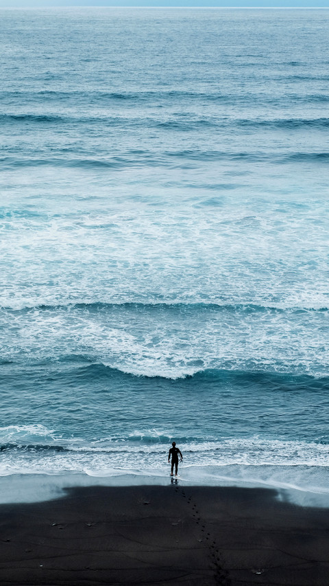 Iceland's black sand beach screenshot