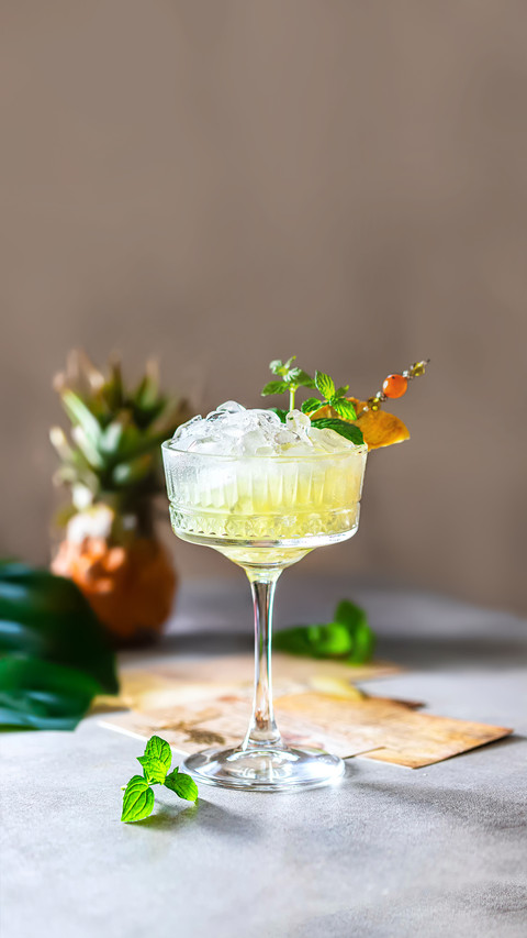 Cold Freshly Squeezed Pineapple Juice with Crushed Ice screenshot