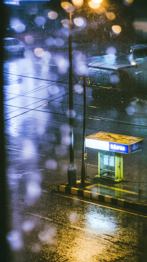 夜雨霓虹织长街 screenshot