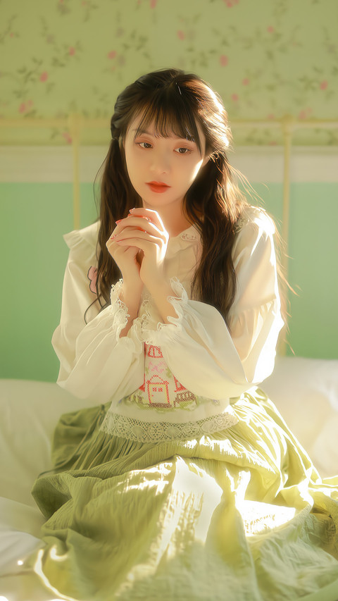 Pure Girl in forest house © HuangQiao screenshot