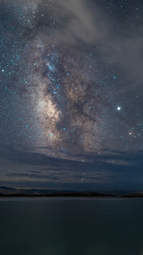 The night view of the star river at jade lake in qinghai screenshot