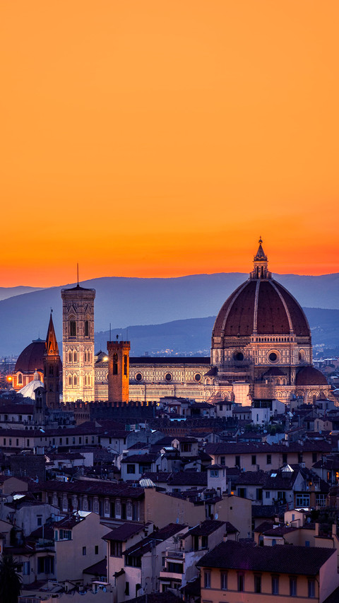 Duomo Santa Maria Del Fiore at sunset in Florence screenshot