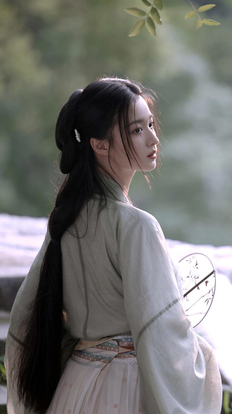 王楚然汉服大片 screenshot