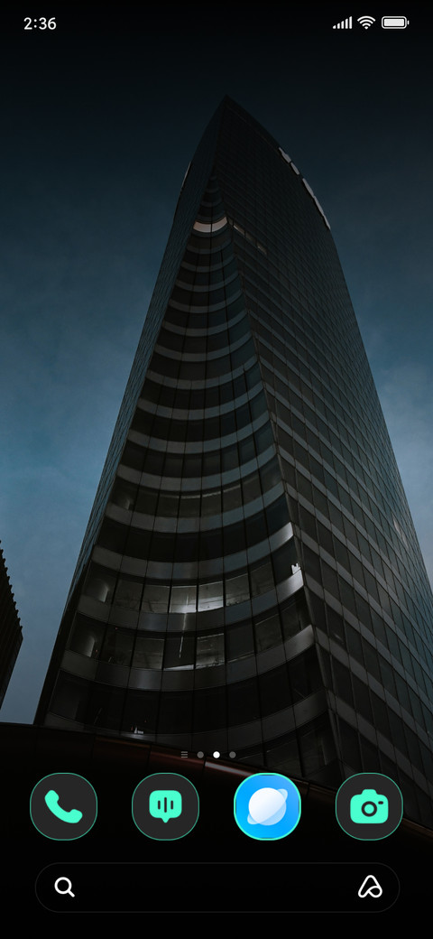 Monochrome Facade screenshot