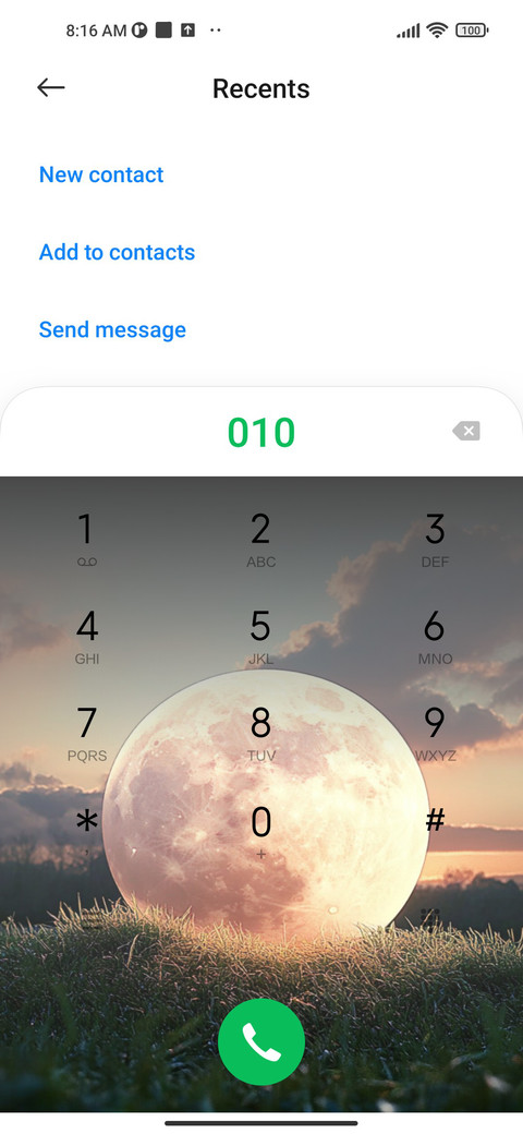 A superlarge moon screenshot