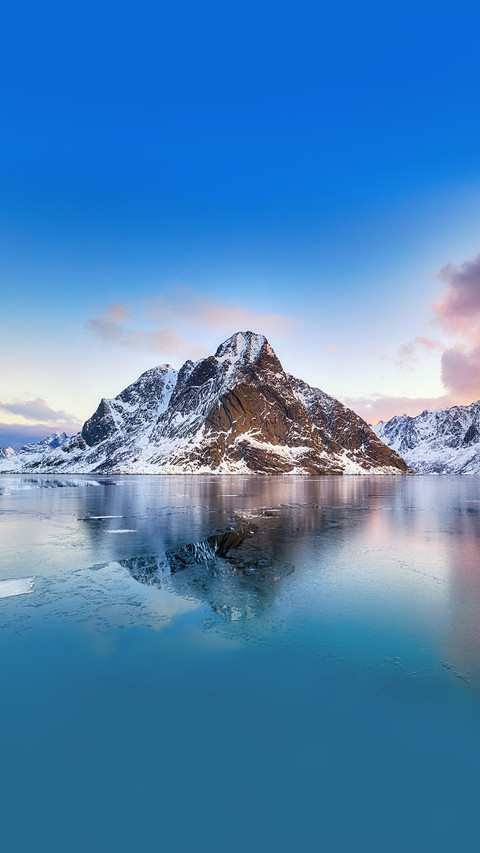 Beautiful sunrise in Norway - lofotens screenshot