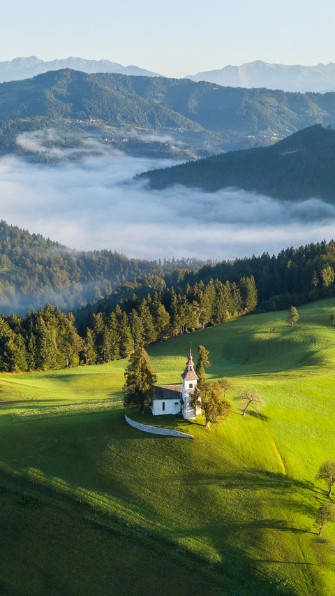 Church of Saint Tomas in the Morning, Slovenia, Europe screenshot