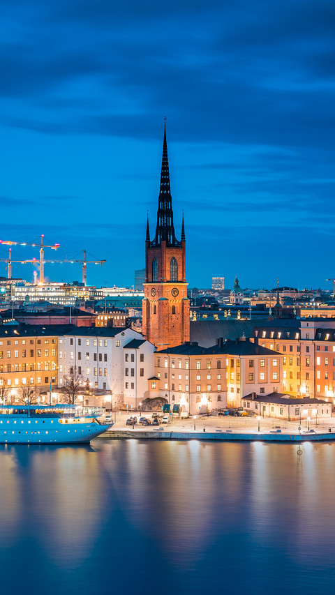 Famous Stockholm City Center with Historic Riddarholmen screenshot