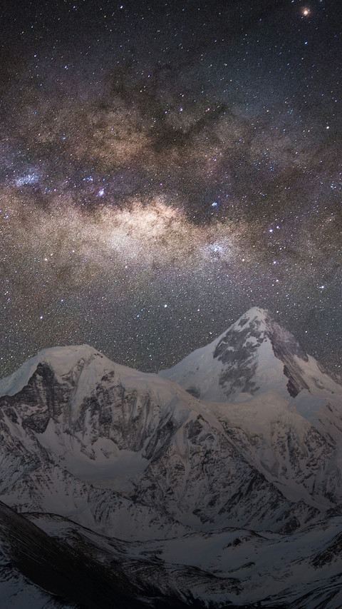 Snow Mountain Under Beautiful Starry Sky screenshot