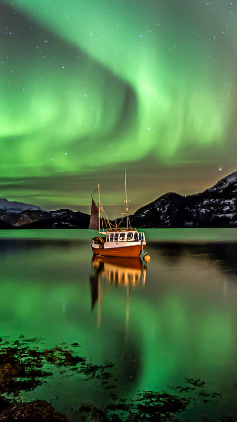 Selected aurora observation sites screenshot