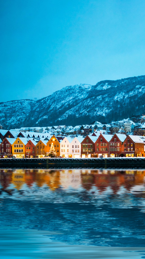 Norwegian Colorful Harbor screenshot