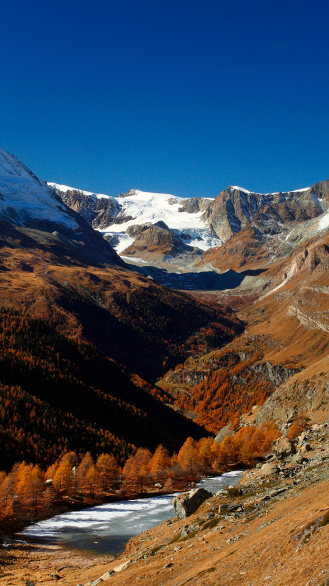 The autumn charm paints all the peaks screenshot