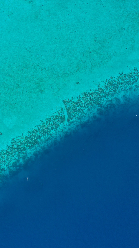 Clear lagoons and beaches screenshot