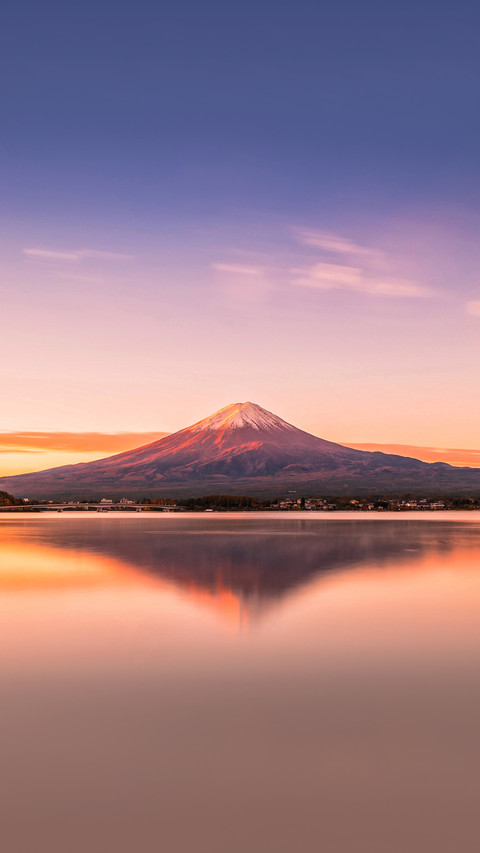 Fuji over Lake Kawaguchiko at sunrise screenshot