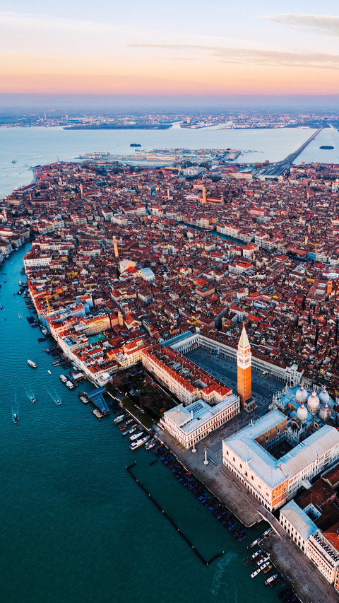 Overview of World Urban Scenery Aerial Photography 7 screenshot