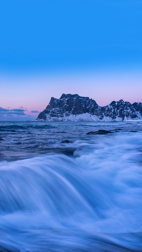 Seascape in Lofoten Islands screenshot