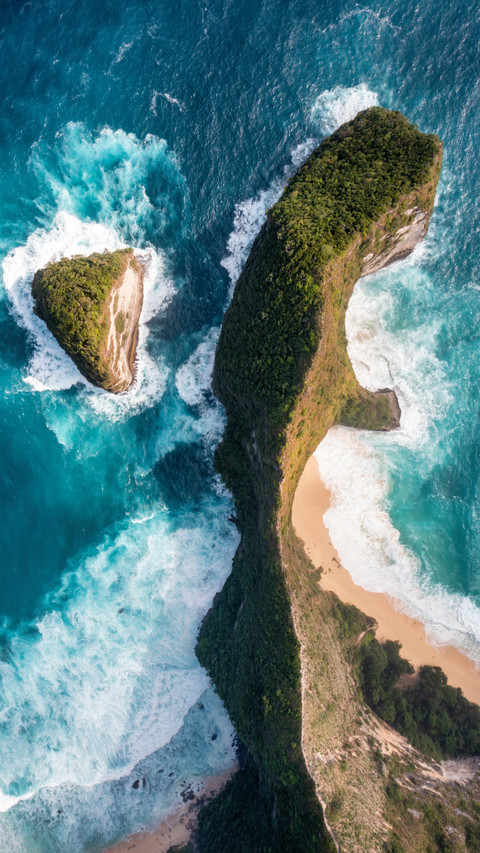 Elf falls off the cliff to peneda island screenshot