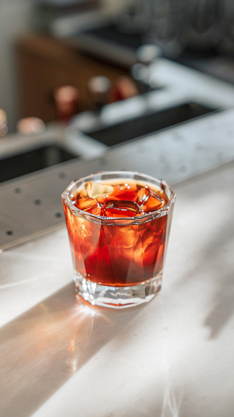 Commercial shooting for coctails and drinks screenshot