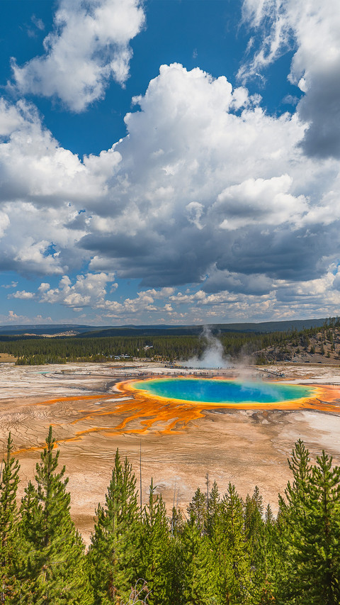 Grand prismatic springs in yellowstone national park screenshot